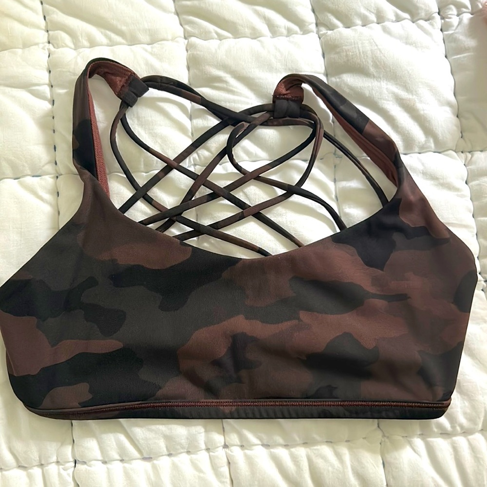 Lululemon sports bra
